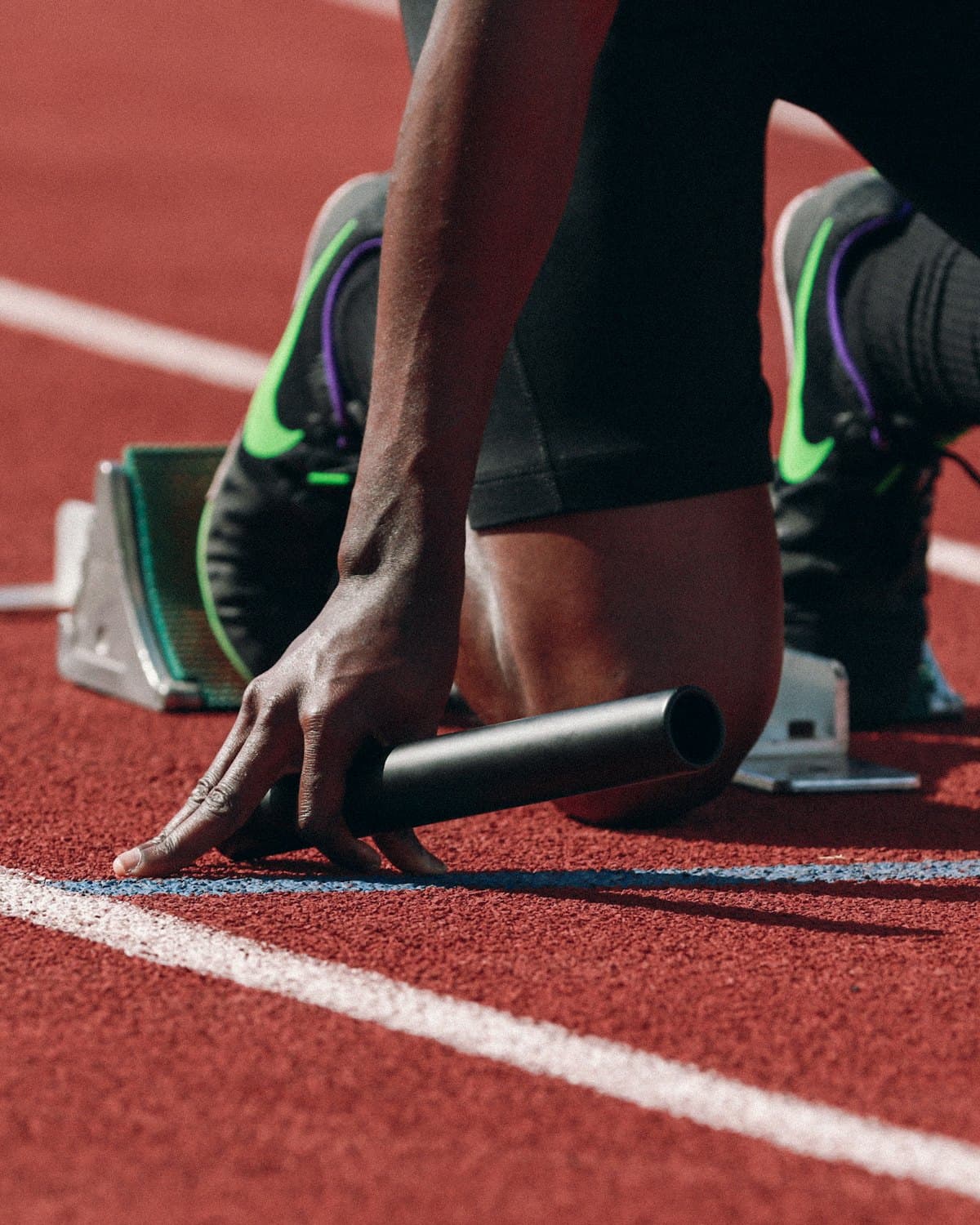 A live competition moment, athletes in motion.